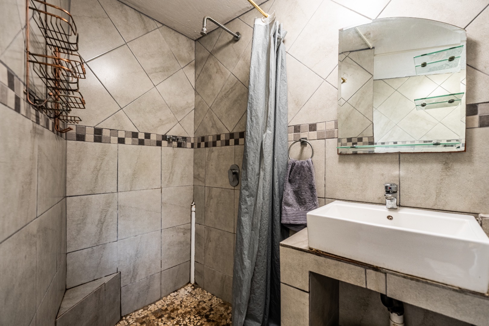 5 Bedroom House For Sale in Valhalla